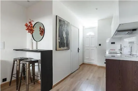 아파트 Batignolles Truffaut Charming 4p-1br 파리